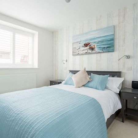 Stunning 2 Bed Apartment, Fabulous Sea View & 2 Minutes To Beach With Parking Bournemouth Exterior foto